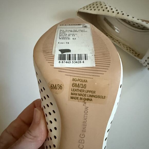 BCBGGeneration Polka White Perforated Heels size 6 NWOB - Picture 7 of 7